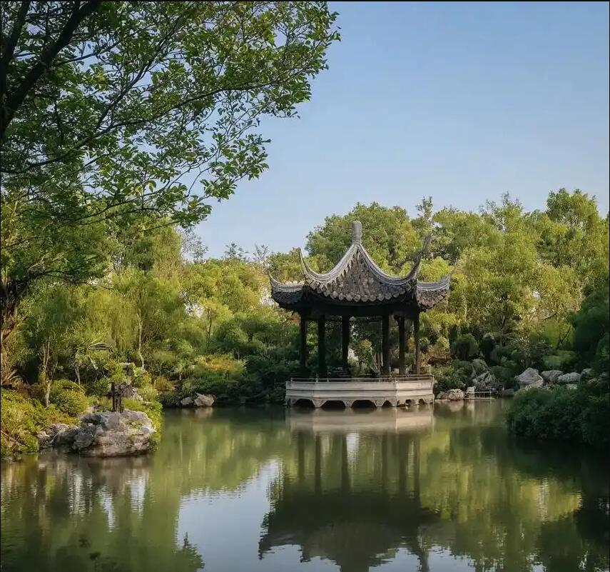 安阳龙安忆霜餐饮有限公司